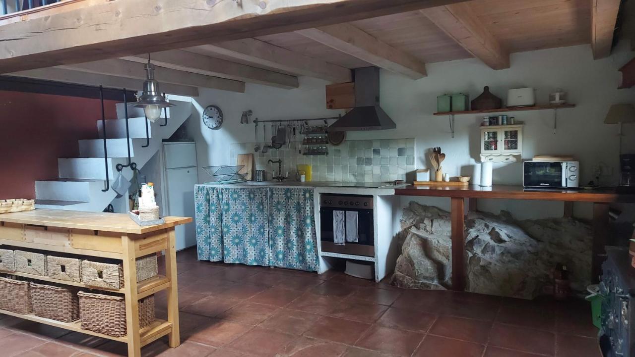 Casa Corazon De Piedra En El Rio Dulce Pension Aragosa Buitenkant foto